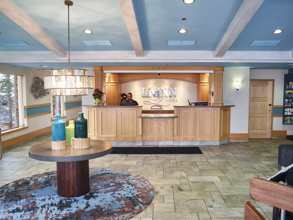 Ramada By Wyndham Plymouth Hotel & Conference Center Exterior foto